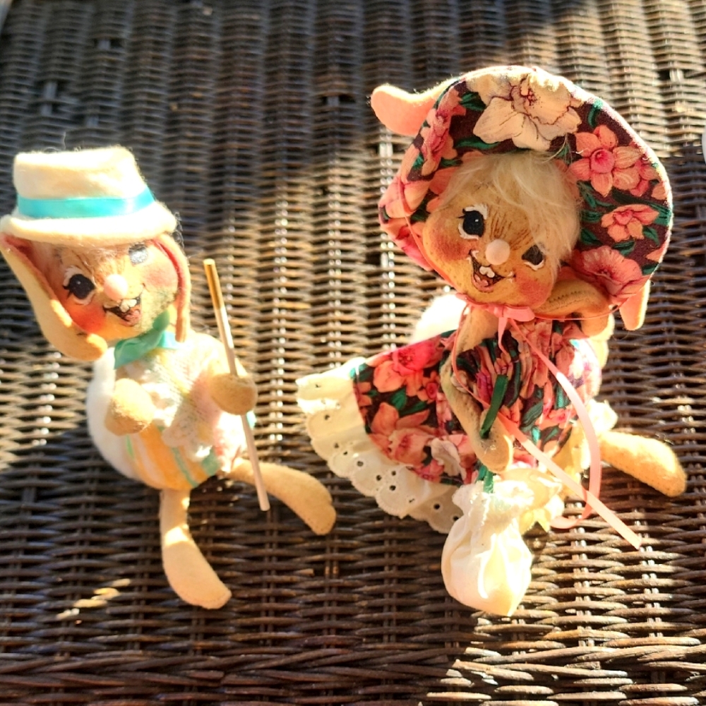 Annalee set of 2 bunnies